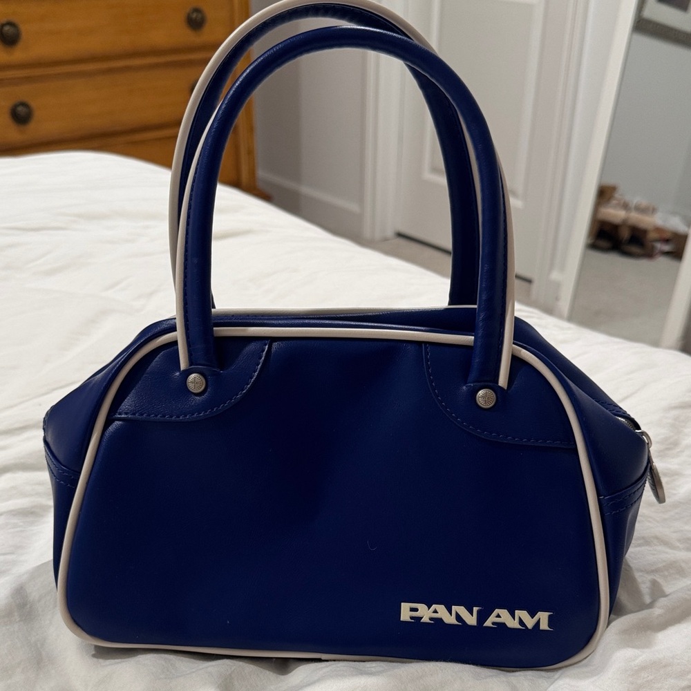 PAM AM BLUE AND WHITE COLLECTIBLE SHOULDER BAG - Picture 2 of 5